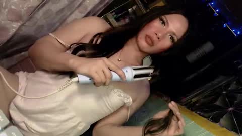 alessandra_megzz online show from March 6, 10:23 am