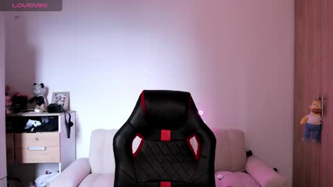 Snapshot of alessandramoreli chatting on May 28, 7:11 pm AlessandraMoreli Its my birthday online show from May 28, 7:11 pm