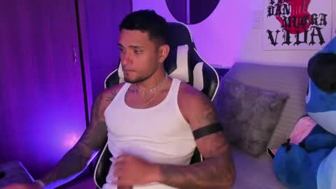 Alessandro Vanni online show from June 9, 3:40 am