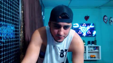 Snapshot of alessandrobooy chatting on December 23, 6:44 am alessandro online show from December 23, 6:44 am