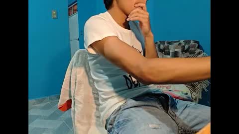 Snapshot of alessandrodmv chatting on October 2, 6:09 am alessandrodmv online show from October 2, 6:09 am