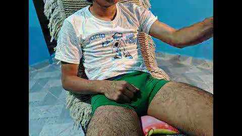 Snapshot of alessandrodmv chatting on November 11, 12:43 am alessandrodmv online show from November 11, 12:43 am