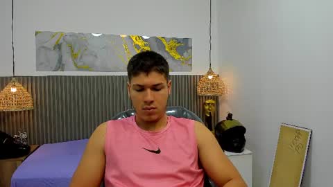 Snapshot of alessandrofranco chatting on July 2, 12:33 pm Alessandro Franco online show from July 2, 12:33 pm