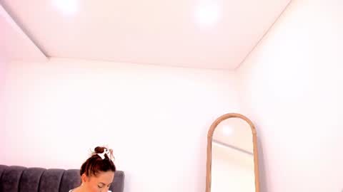 Snapshot of alessia12_ chatting on June 27, 9:31 pm Alessia online show from June 27, 9:31 pm