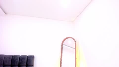 Snapshot of alessia12_ chatting on July 24, 8:40 pm Alessia online show from July 24, 8:40 pm