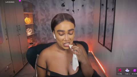 Snapshot of alessia_anderson07 chatting on June 19, 10:24 pm Yy online show from June 19, 10:24 pm