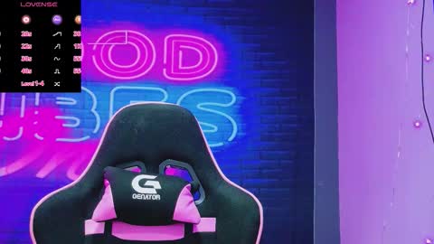 alessiacroft online show from March 12, 6:19 am