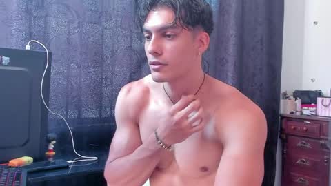 Snapshot of alessio_vale chatting on May 24, 5:18 pm alessio Vale online show from May 24, 5:18 pm
