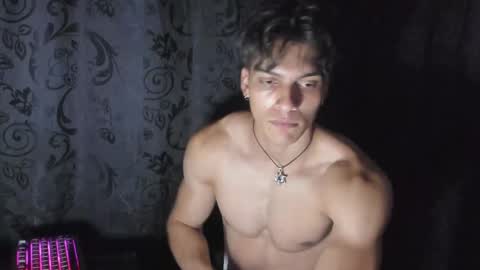 Snapshot of alessio_vale chatting on June 1, 6:26 am alessio Vale online show from June 1, 6:26 am
