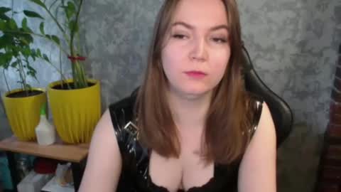Snapshot of alessssamistress chatting on May 25, 12:11 pm Alex online show from May 25, 12:11 pm