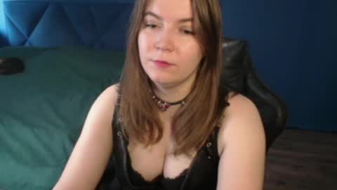 Snapshot of alessssamistress chatting on June 19, 10:19 am Alex online show from June 19, 10:19 am