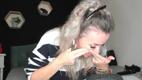 alesys69 online show from December 3, 8:39 pm