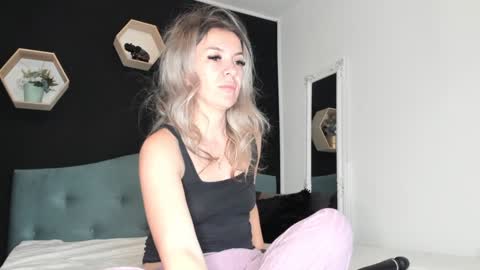 alesys69 online show from January 1, 11:51 pm