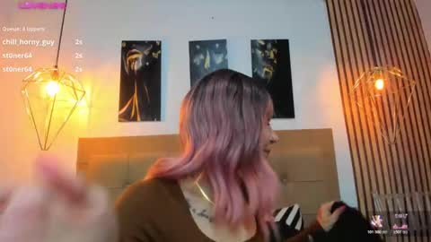 Snapshot of alesziarose chatting on November 20, 7:35 pm Aleszia online show from November 20, 7:35 pm