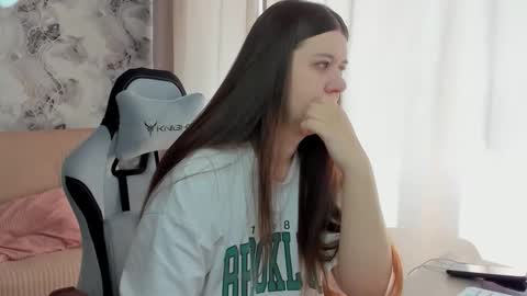 Snapshot of aletta_oushen chatting on September 18, 6:04 am Aletta Oushen online show from September 18, 6:04 am