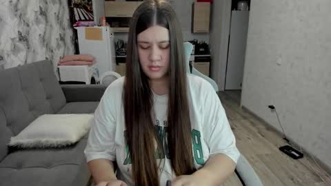 Snapshot of aletta_oushen chatting on December 3, 10:02 am Aletta Oushen online show from December 3, 10:02 am