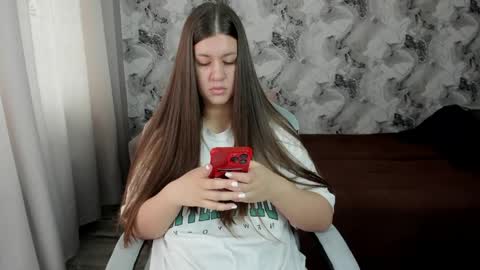 Snapshot of aletta_oushen chatting on May 6, 7:13 am Aletta Oushen online show from May 6, 7:13 am