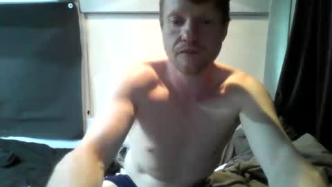 Snapshot of alex861275 chatting on June 21, 8:06 am alex861275 online show from June 21, 8:06 am
