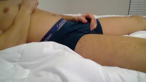 Snapshot of alex889215 chatting on December 27, 7:18 am alex online show from December 27, 7:18 am