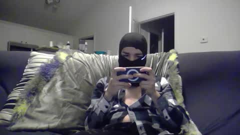 Snapshot of alex889215 chatting on February 22, 7:34 am alex online show from February 22, 7:34 am