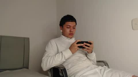 Snapshot of alex__lover chatting on May 8, 6:35 pm Owen online show from May 8, 6:35 pm