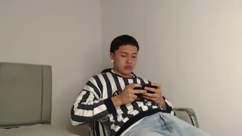 Snapshot of alex__lover chatting on May 15, 6:20 am Owen online show from May 15, 6:20 am