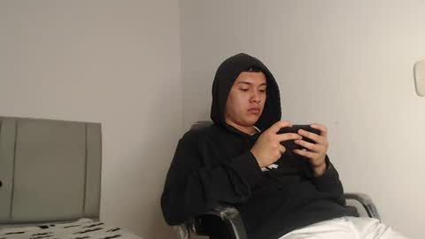 Snapshot of alex__lover chatting on June 24, 7:29 am Owen online show from June 24, 7:29 am