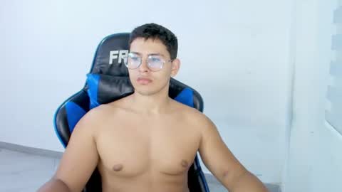 Snapshot of alex__storm chatting on July 18, 5:11 am alex storm online show from July 18, 5:11 am