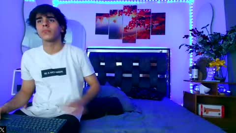 sneider online show from December 20, 9:39 pm