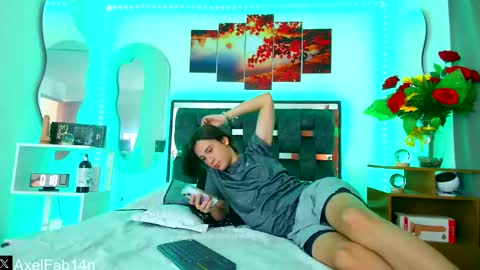 sneider online show from January 29, 6:50 pm