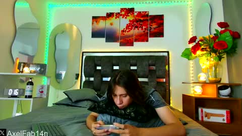 sneider online show from February 11, 6:22 pm