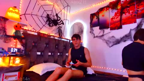 sneider online show from October 17, 8:11 pm