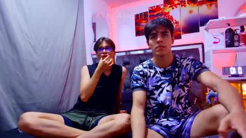 Snapshot of alex_and_fabian chatting on May 24, 2:05 am sneider online show from May 24, 2:05 am