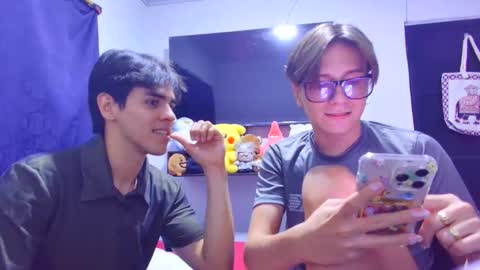 Snapshot of alex_and_fabian chatting on May 26, 5:25 am sneider online show from May 26, 5:25 am