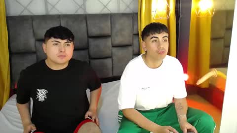 Snapshot of alex_beamont chatting on November 13, 8:19 pm mike y alex online show from November 13, 8:19 pm