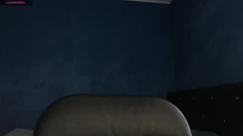Snapshot of alex_blu chatting on July 26, 9:49 am Alex online show from July 26, 9:49 am