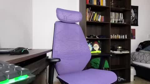 alex_connorr online show from November 13, 4:00 am