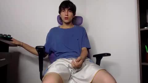 alex_connorr online show from December 18, 12:49 am