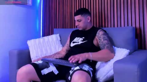 alex online show from April 30, 11:38 am