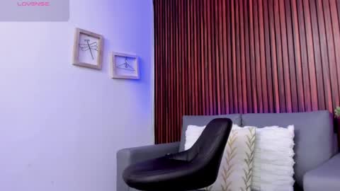 Snapshot of alex_cute77 chatting on May 20, 12:11 pm alex online show from May 20, 12:11 pm