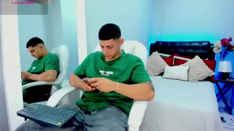 Snapshot of alex_cute77 chatting on June 9, 12:50 pm alex online show from June 9, 12:50 pm
