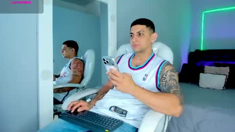 Snapshot of alex_cute77 chatting on July 30, 12:15 pm alex online show from July 30, 12:15 pm