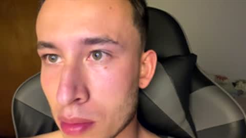 alex_diazz online show from March 18, 9:07 pm