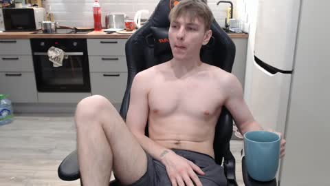 Snapshot of alex_gotcha chatting on December 3, 11:24 pm Alex online show from December 3, 11:24 pm