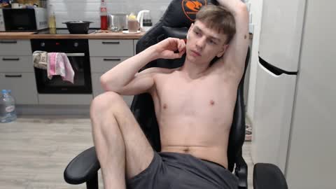 Snapshot of alex_gotcha chatting on December 10, 2:28 pm Alex online show from December 10, 2:28 pm