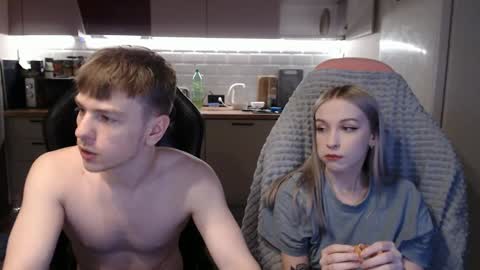 Snapshot of alex_gotcha chatting on December 15, 7:31 pm Alex online show from December 15, 7:31 pm