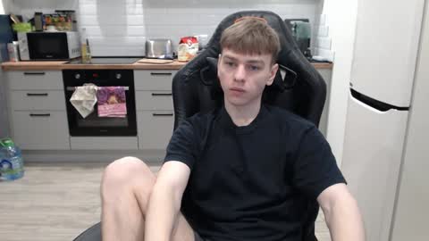 Snapshot of alex_gotcha chatting on December 22, 9:42 pm Alex online show from December 22, 9:42 pm