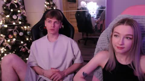 Snapshot of alex_gotcha chatting on January 12, 3:17 am Alex online show from January 12, 3:17 am