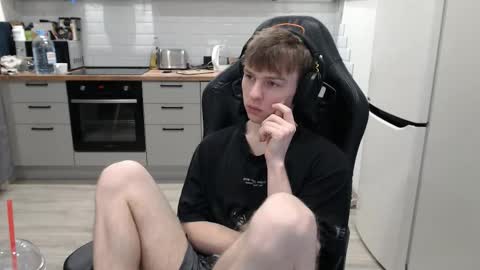 Snapshot of alex_gotcha chatting on February 9, 4:40 pm Alex online show from February 9, 4:40 pm