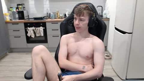 Snapshot of alex_gotcha chatting on March 1, 7:04 pm Alex online show from March 1, 7:04 pm